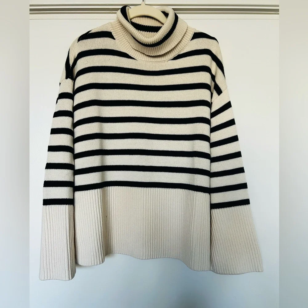 Gap 24/7 Split-hem Turtleneck Sweater - Picture 2 of 5